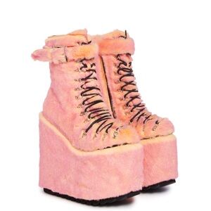 Fluffy platform traitor boots